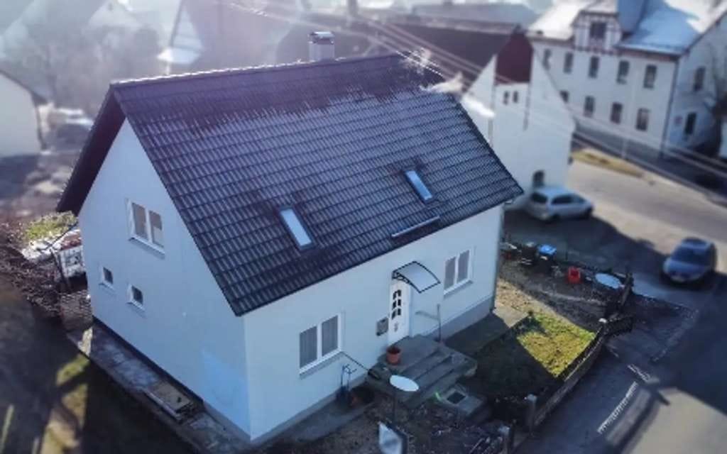 Immobilie in Alleshausen - KAPITALANLAGE: vermietetes Einfamilienhaus unweit vom Federsee - Bild 1