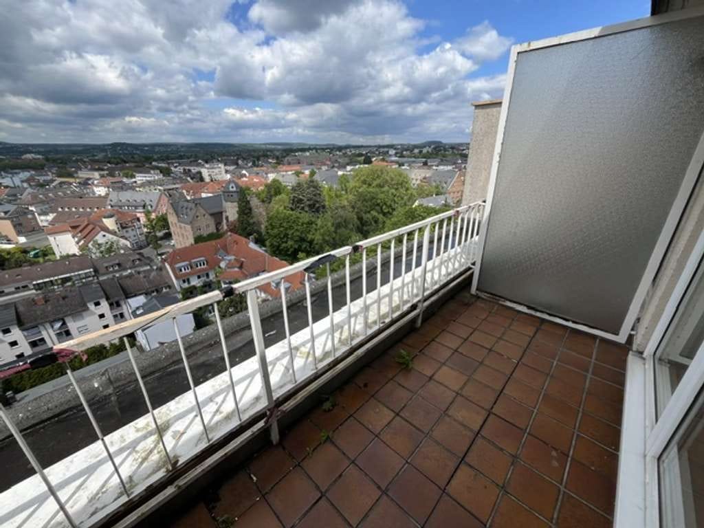 Immobilie in Gießen - Innenstadtlage in Gießen: 2,5-Zimmer-Wohnung mit Balkon und Panoramablick - Bild 3