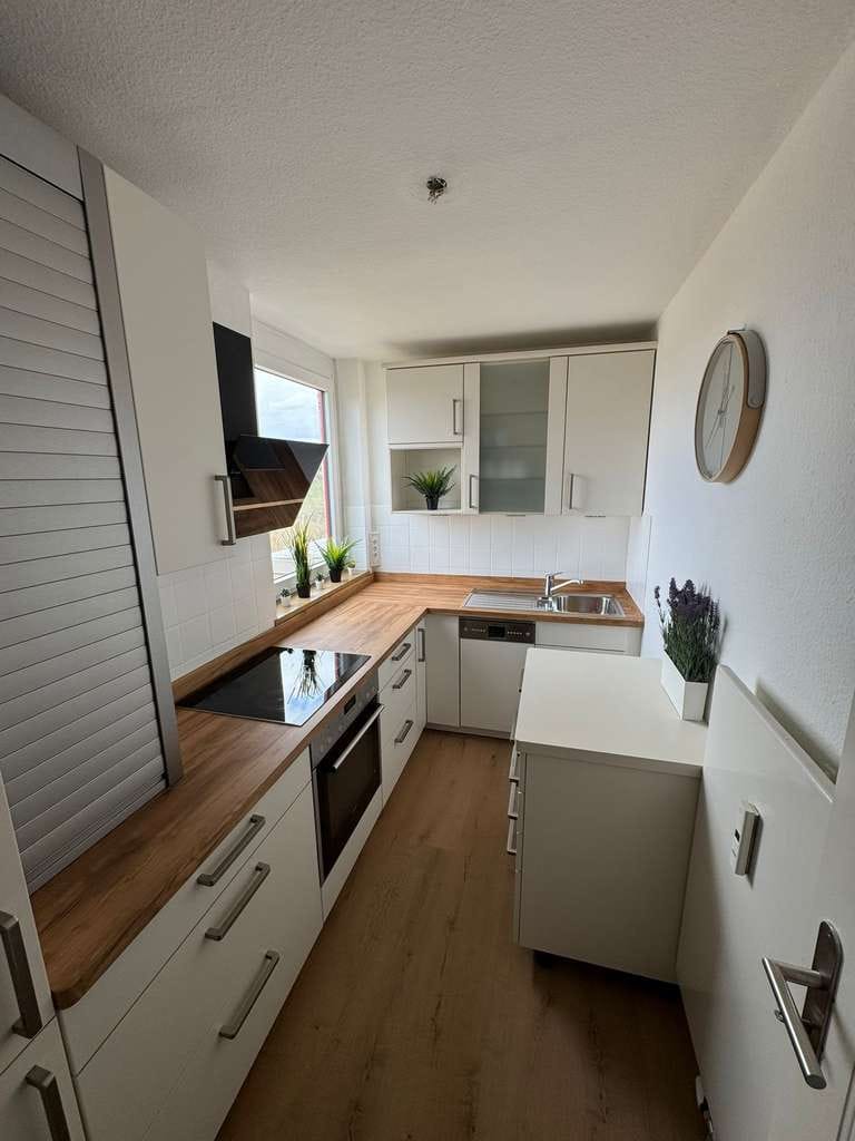 Immobilie in Gerbrunn - Frisch saniert: 4-Zi.-Penthouse mit Dachterrasse nahe Uni - Bild 2