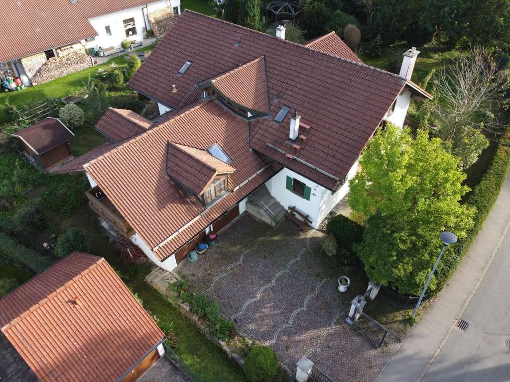 Immobilie in Erolzheim - Ungewöhliches Haus im Landhausstil, 20 Autominuten von Memmingen - Bild 4