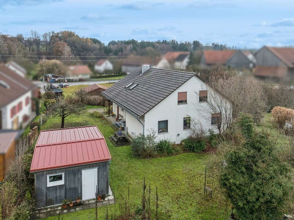 Immobilie in Markt Wald - Familienparadies mit großem Grundstück, Bachlauf und Platz für mehrere Generationen - Bild 1