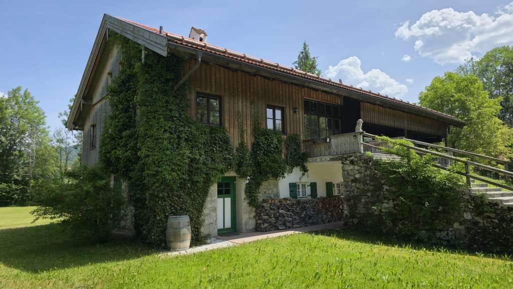 Immobilie in Gaißach - Historisches traumhaft schönes Bauernhaus - Ein Juwel im Oberland  - Bild 0