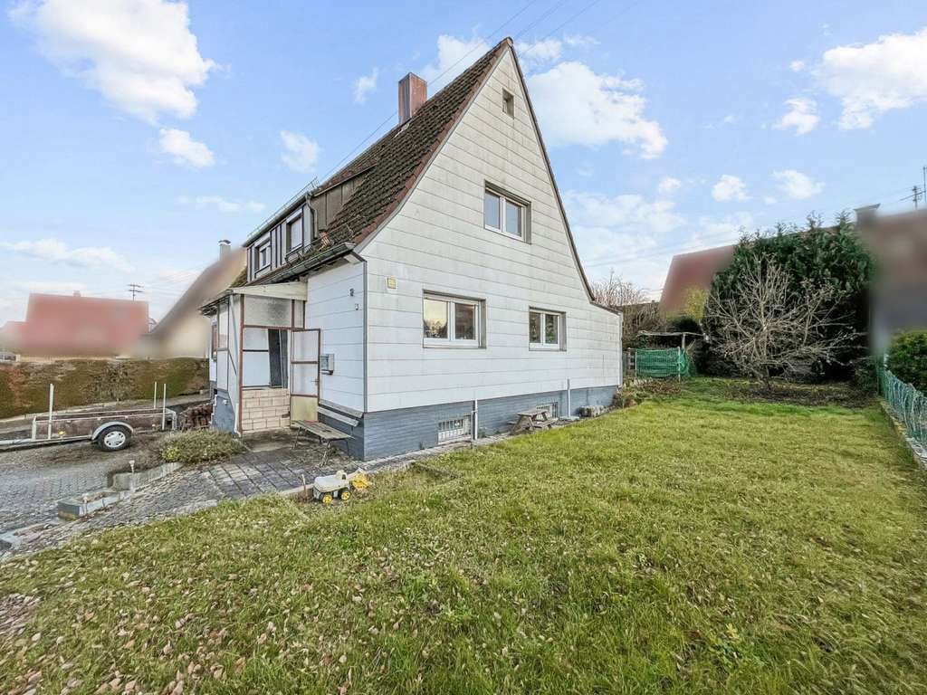 Immobilie in Ellwangen (Jagst) - Charmantes Einfamilienhaus mit Garten in Ellwangen-Kellerhaus - Bild 1