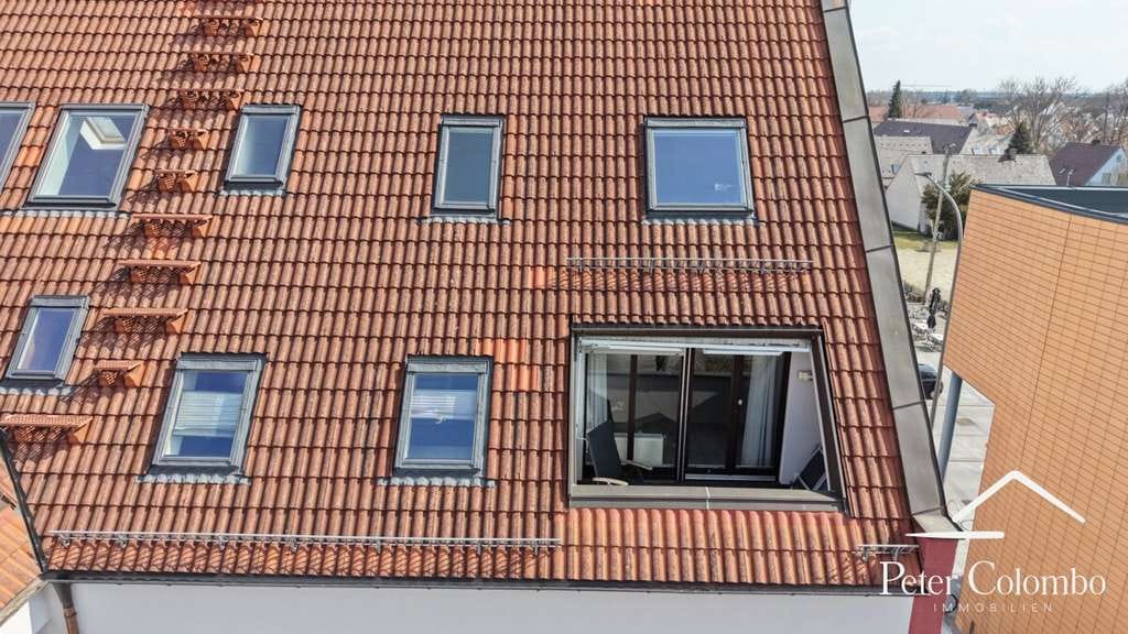 Immobilie in Königsbrunn - Stilvolle 4-Zimmer-Maisonette mit Aufzug, 2 Bädern, Dachloggia & Außen- + TG-Stellplatz in Toplage K - Bild 2