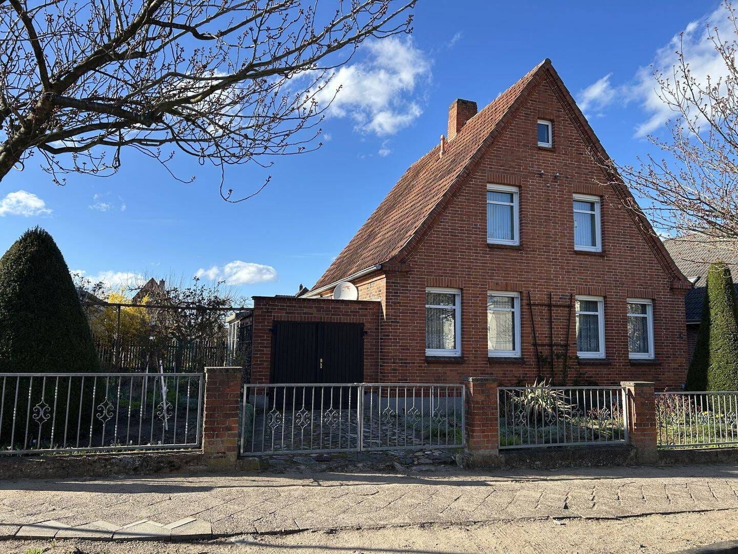Immobilie in Grevesmühlen - Solides Einfamilienhaus in wunderschöner und gewachsener Wohnlage - Bild 0