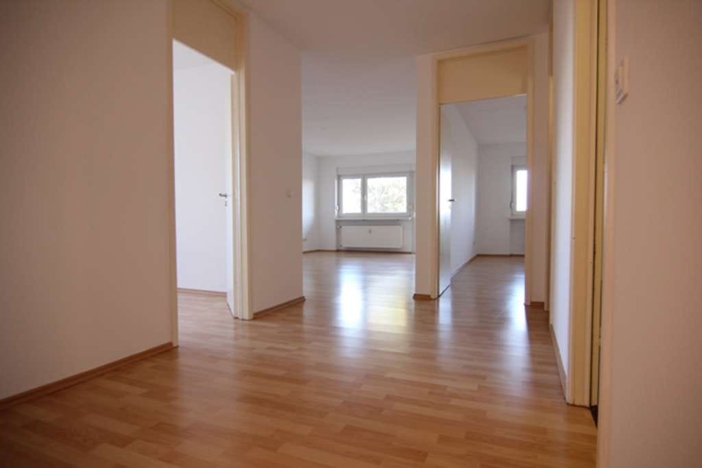 Immobilie in Dreieich - ***Großzügig und modernisiert mit traumhaften Balkon in beliebtem Dreieich-Götzenhain, TOP*** - Bild 2