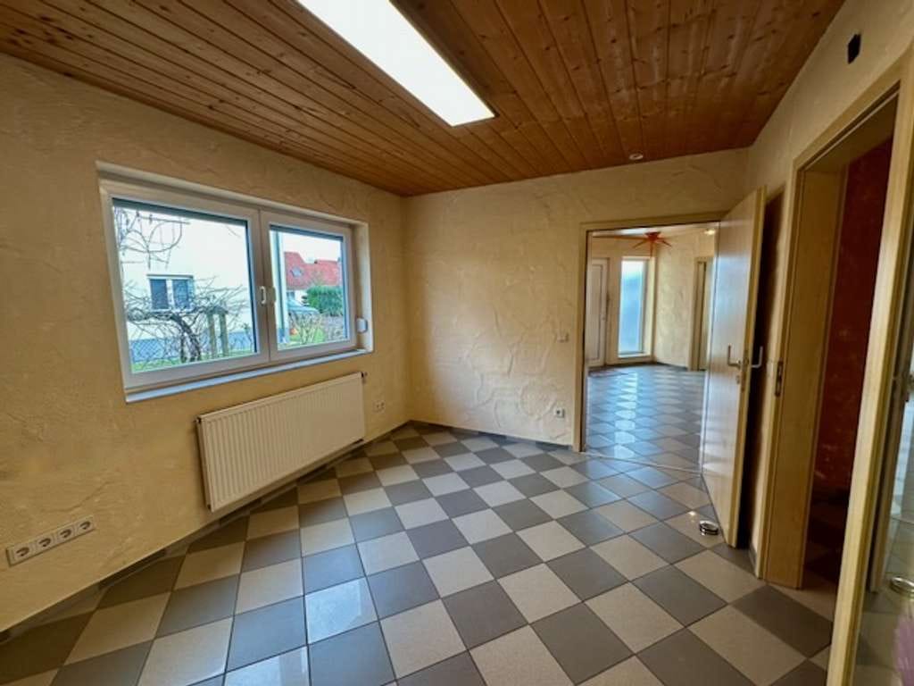 Immobilie in Großostheim - Einfamilienhaus mit XXL Wohnfläche - mögliche kleine Einliegerwohnung im Souterrain - Bild 4