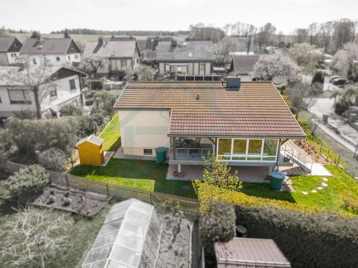 Immobilie in Neustadt an der Orla - Energieeffizientes Raumwunder (Klasse B)! Top-saniertes EFH mit Wintergarten in Knau - Bild 1
