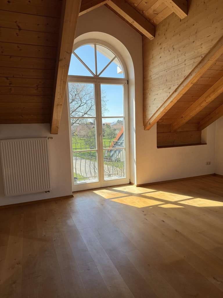 Immobilie in Höslwang - Helle 2 Zimmer DG Wohnung, Küche Bad, von privat provisionsfrei zu verkaufen - Bild 2