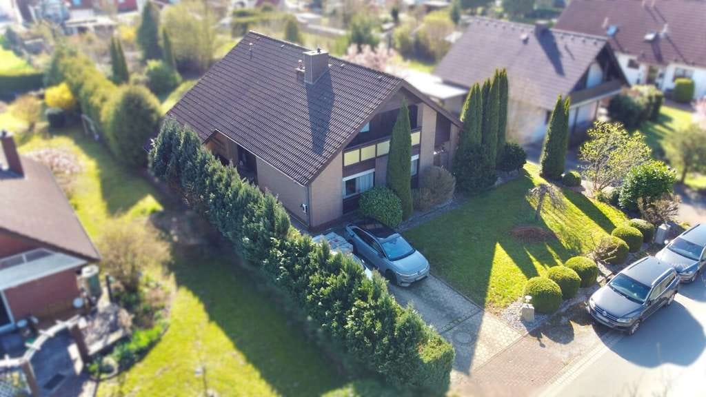 Immobilie in Dörentrup - Ein Zuhause zum Verlieben – Zweifamilienhaus mit Charme, Naturverbundenheit und großem Potenzial - Bild 0