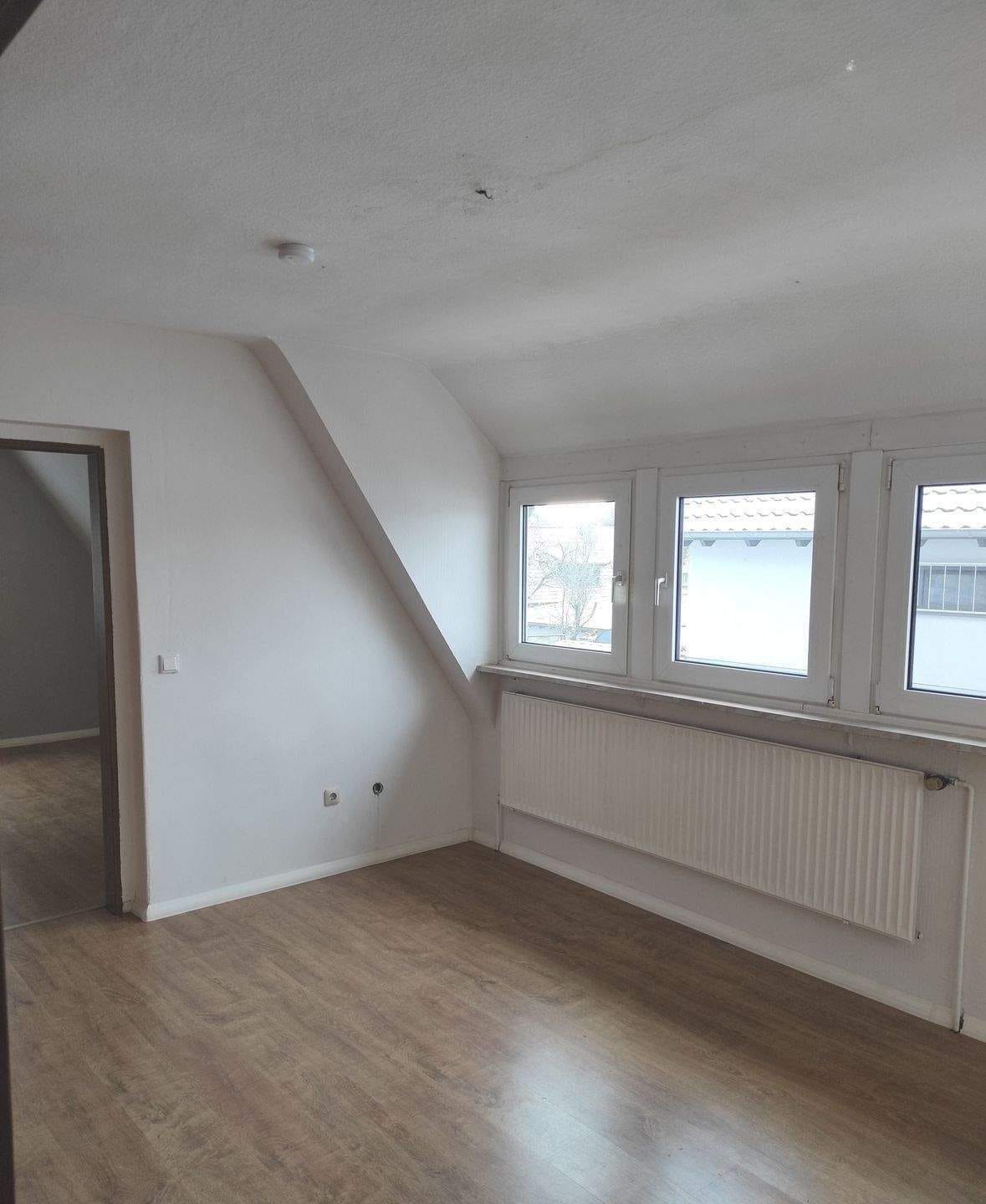 Immobilie in Heroldsberg - !! von PRIVAT - freistehendes Haus in Heroldsberg – Garage+Carport, ruhige Lage nahe Kalchreuther Forst - EG und DG vermietet !! - Bild 3
