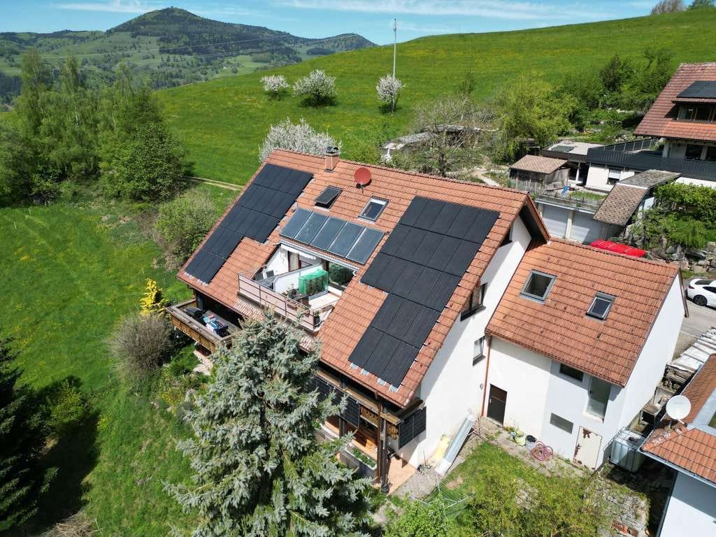 Immobilie in Zell im Wiesental - schöne 3,5 Zimmerwohnung ideal für Naturliebhaber in Zell-Riedichen - Bild 0