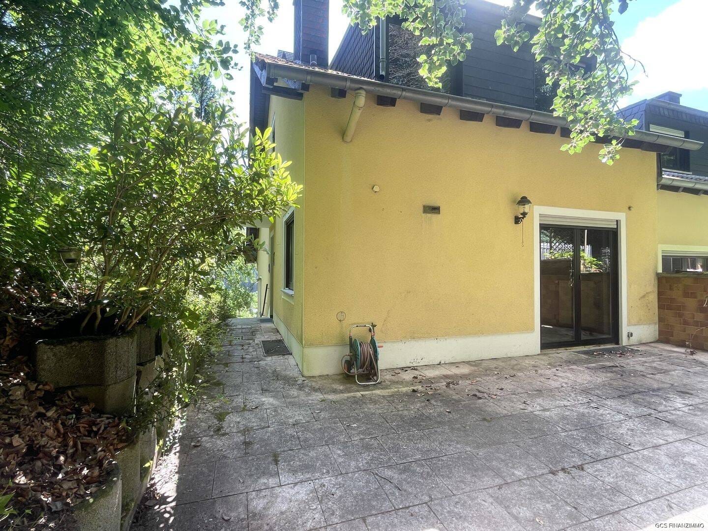 Immobilie in Kordel - Doppelhaushälfte mit Weitblick für die junge Familie - ruhige Lage, Terrasse, Balkon und Garage - Bild 3