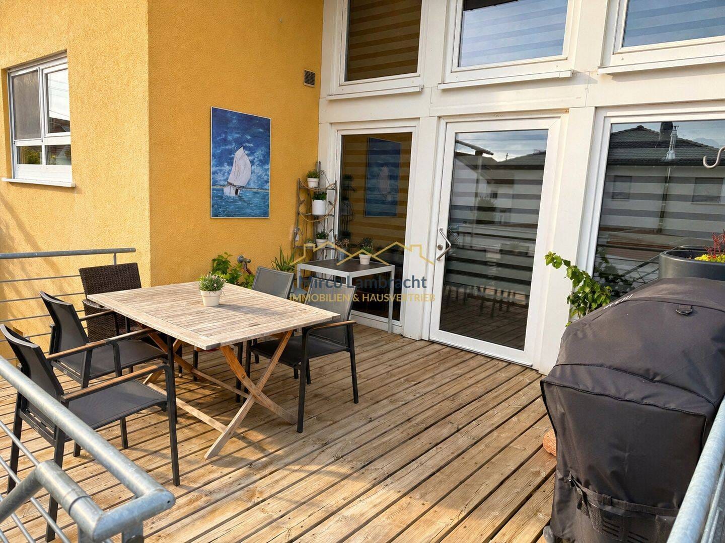 Immobilie in Neuenburg am Rhein - Großzügiges 2FH mit  zusätzlichem Baugrundstück (optional) - Wohnen + Entwickeln kombinierbar - Bild 2