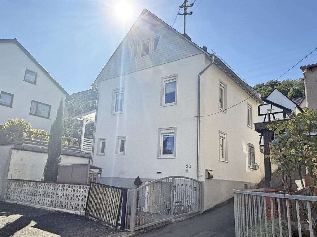 Immobilie in Eltville am Rhein - Ideale alternative zu einer Eigentumswohnung: Attraktives freistehendes Einfamilienhaus teilwe - Bild 1