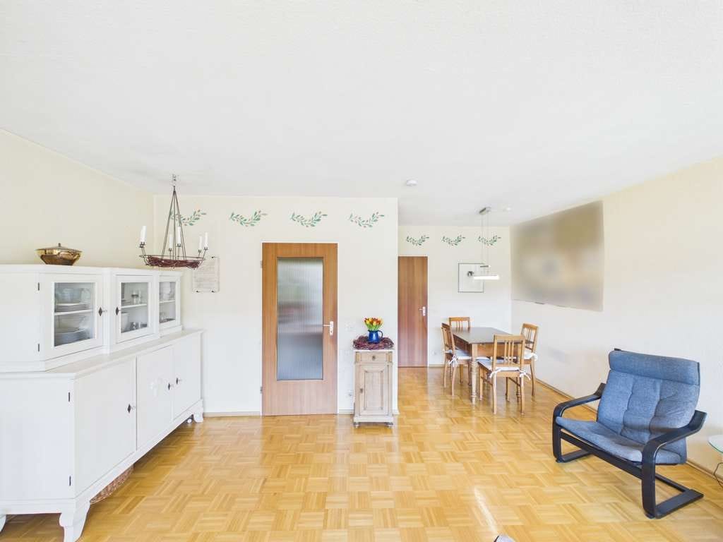 Immobilie in Ohmden - Ruhiger Familien-Wohntraum. Viel Platz zum Preis 1 ETW. Garten, TLB, 2 x Balkon, Garage, SP, Keller - Bild 4