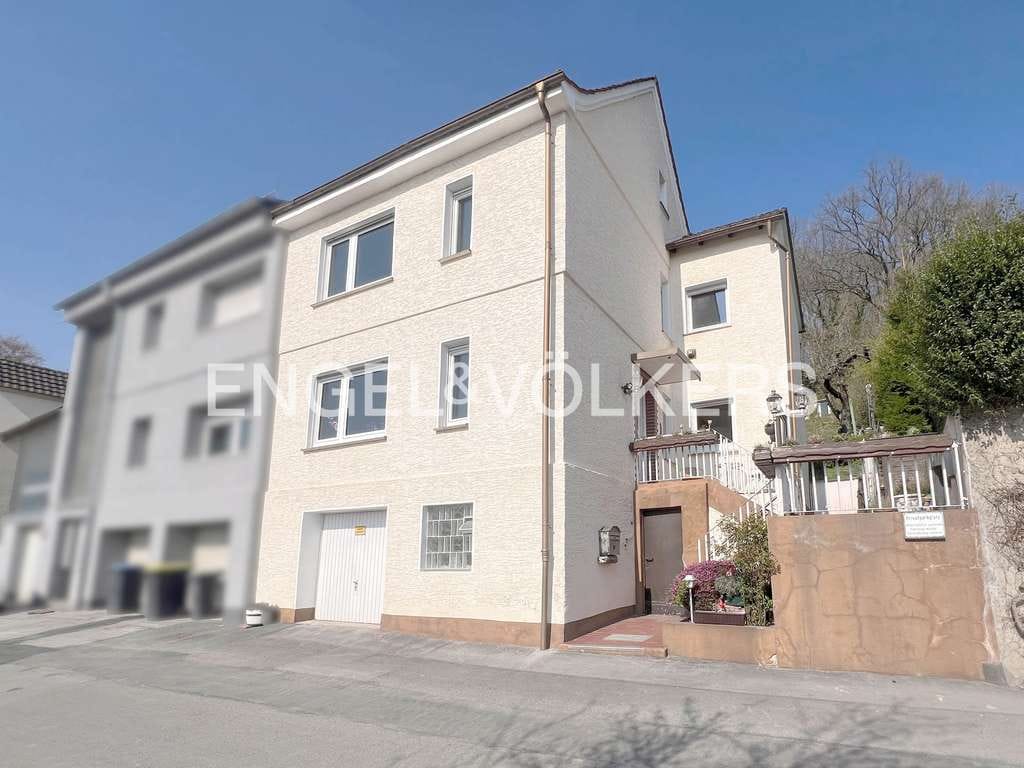 Immobilie in Fröndenberg/Ruhr - Doppelhaushälfte in zentraler Lage von Fröndenberg - Bild 0