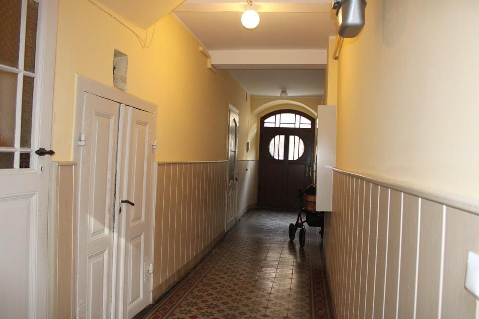 Immobilie in Torgau - Denkmalgeschütztes Wohn- und Geschäftshaus mit befestigten Innenhof und Hinterhaus im Zentrum von Torgau - Bild 0