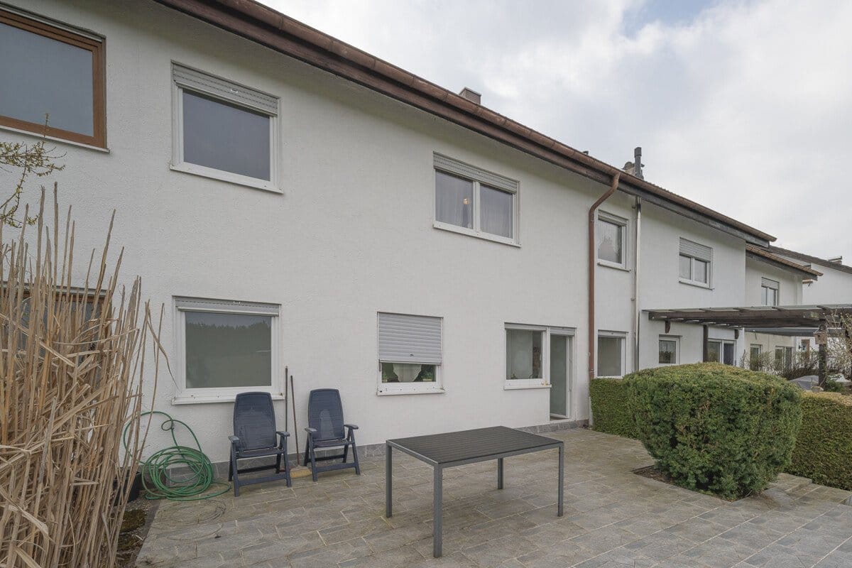 Immobilie in Eschbronn - Viel Platz für sonniges Wohnen sonniges + top gepflegtes Haus für die ganze Familie - Bild 0