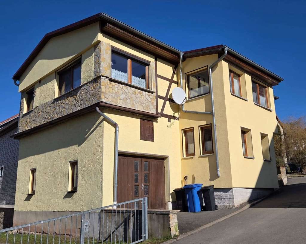 Immobilie in Meiningen - Charmantes Wohnhaus mit Entwicklungspotenzial in Henneberg bei Meiningen - Bild 3