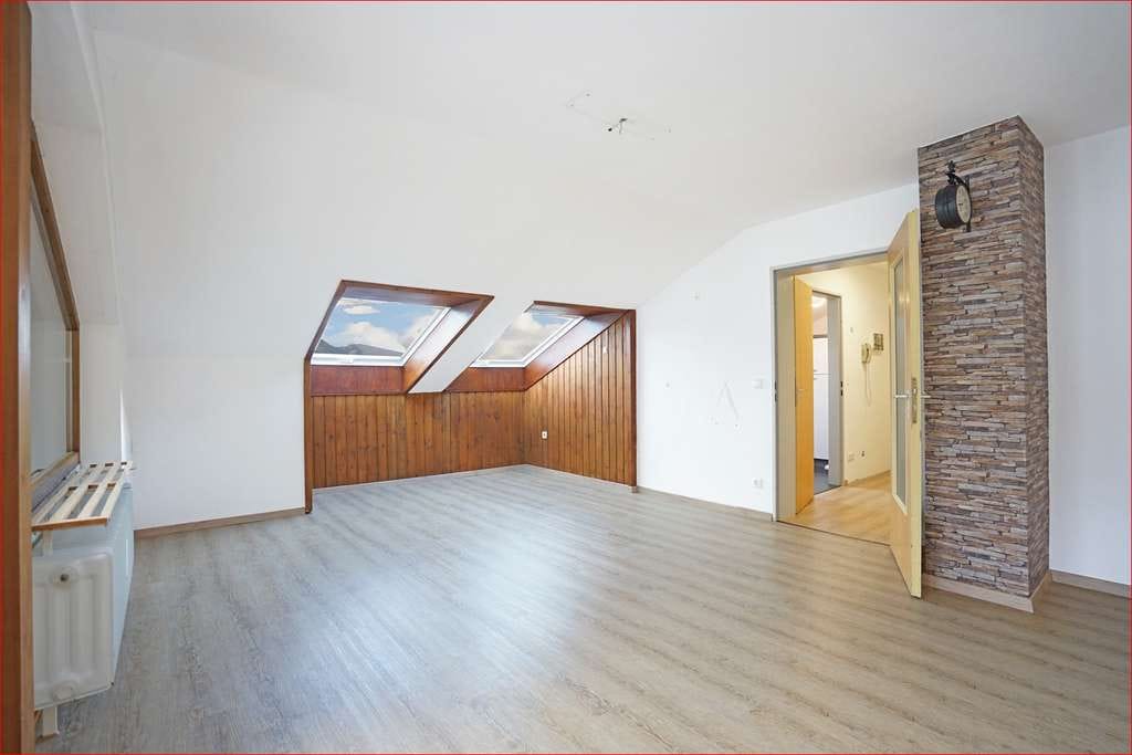 Immobilie in Sonthofen - 2 Zimmer Dachwohnung in Staig!
OPEN-HOUSE, Sa 09.05.26 von 12:00 -14:00 Uhr Anmeldung erforderlich! - Bild 2