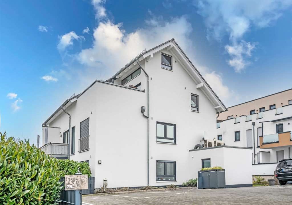 Immobilie in Kronberg - Rarität: Ganz junges 6-Parteienhaus mit Energieeffizienzklasse A - Ein pflegeleichter Selbstläufer! - Bild 0