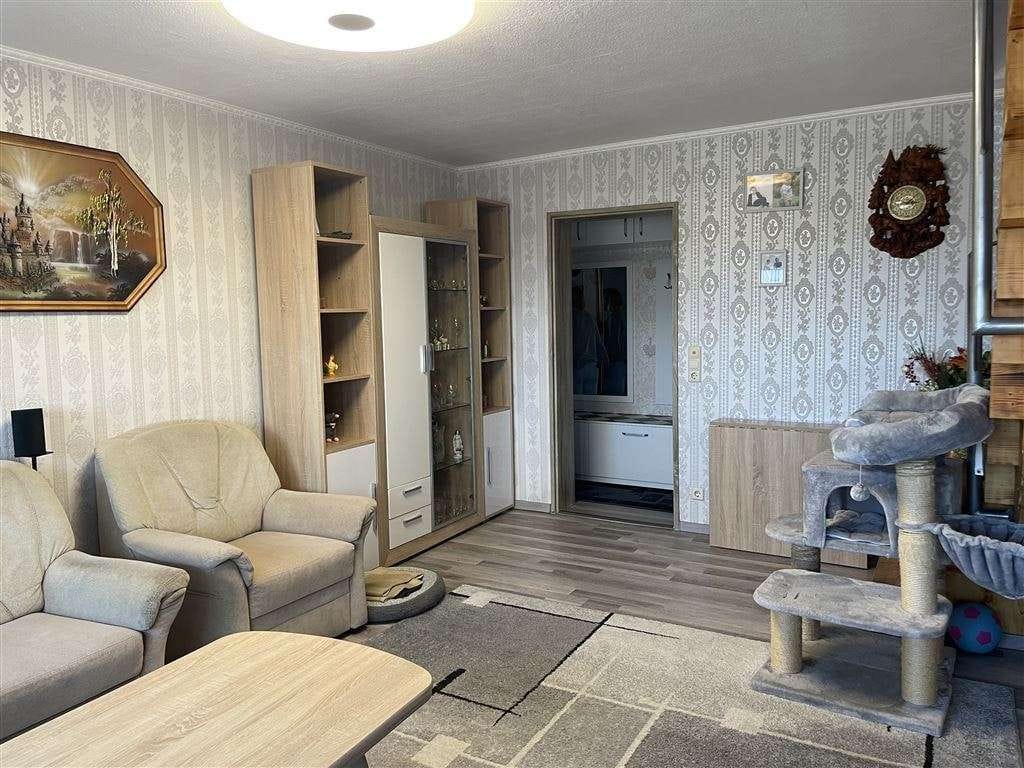 Immobilie in Rastatt - Gepflegte 4-Zimmer-Maisonette-Wohnung im 11.OG inkl. Garage - Bild 2