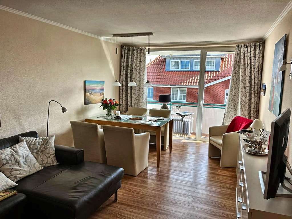 Immobilie in Wangerooge - Wangerooge: Ferienwohnung mit 2 Balkonen - 100 m zum Strand - provisionsfrei - Bild 0