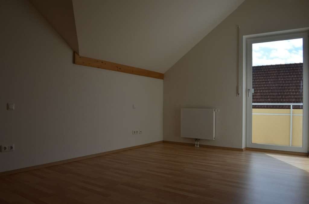 Immobilie in Penzing - Attraktive 3-Zimmer Dachgeschosswohnung mit Sichtdachtstuhl und Aufzug - Bild 4