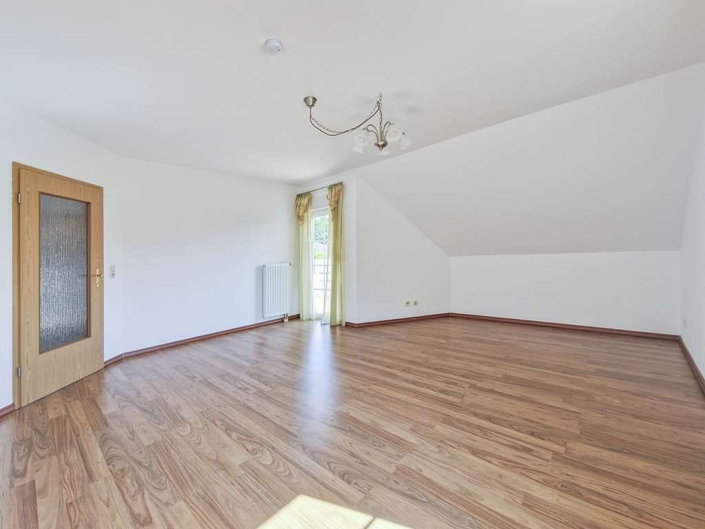 Immobilie in Wacken - Sonnige Dachgeschosswohnung mit Südbalkon, Carport & Ausbaureserve – Wohnen in ruhiger 4-Parteien-An - Bild 1