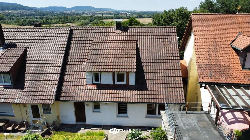 Immobilie in Zeil am Main - Provisionsfreies Haus mit Garten, Keller und Garage in ruhiger Weinbergslage - Bild 3