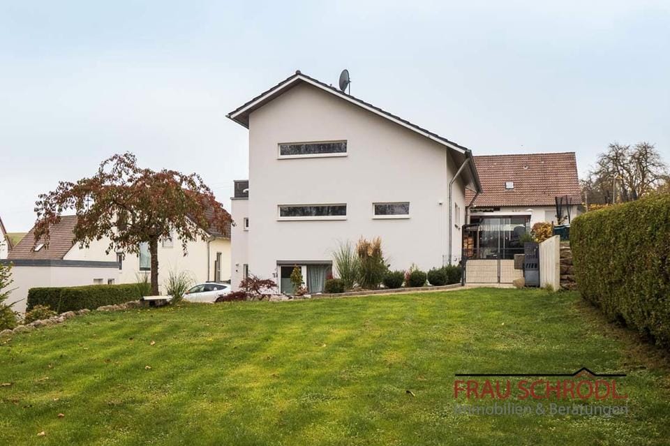 Immobilie in Immendingen - Ein Traumhaus mit einzigartigem Charme und Aussicht - Bild 0