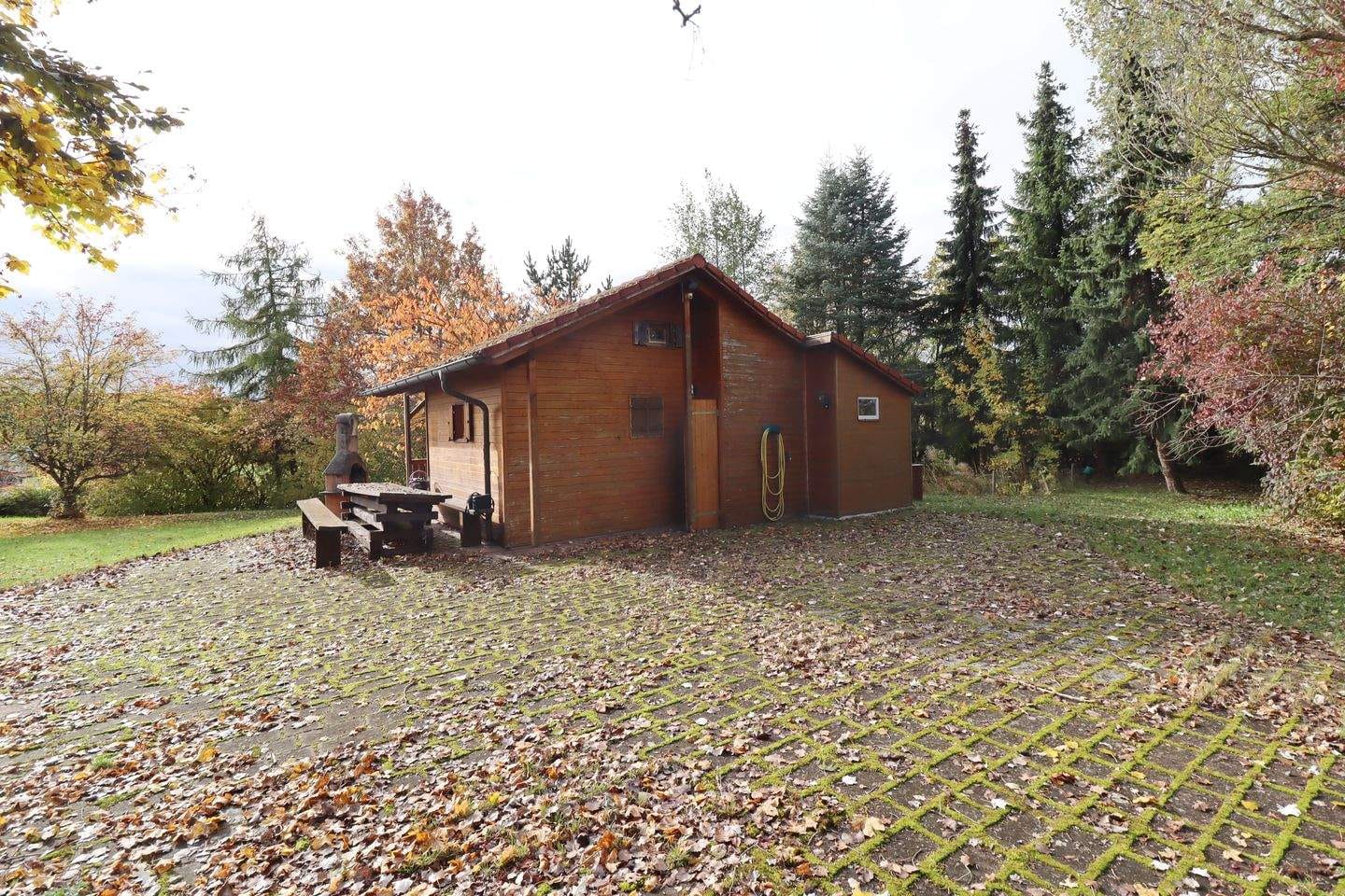 Immobilie in Feuchtwangen - Wochenendgrundstück mit Gartenhaus, 91555 Dorfgütingen - Bild 2