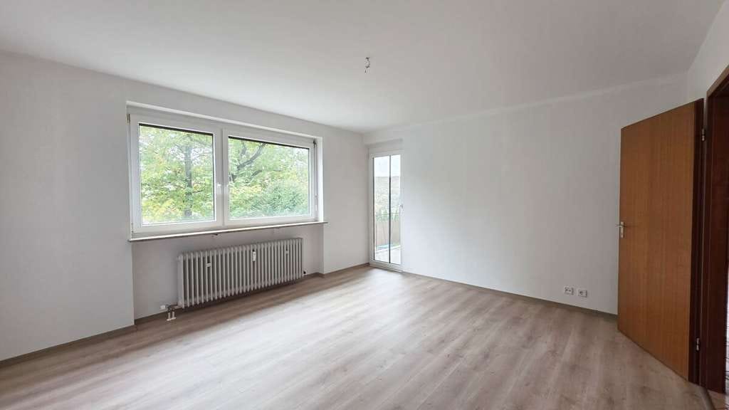 Immobilie in Bad Soden-Salmünster - Wilhelm Immobilien. Sonniges Wohnglück in Bad Soden: Renovierte 2-Zimmer-Wohnung mit großem Balkon - Bild 1