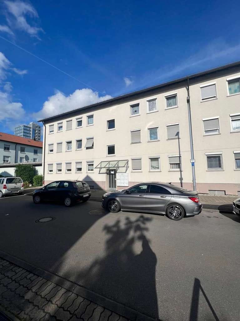Immobilie in Leonberg - Charmante 2-Zimmer-Wohnung in zentraler Lage - Langjährig vermietet mit Entwicklungspotenzial - Bild 1