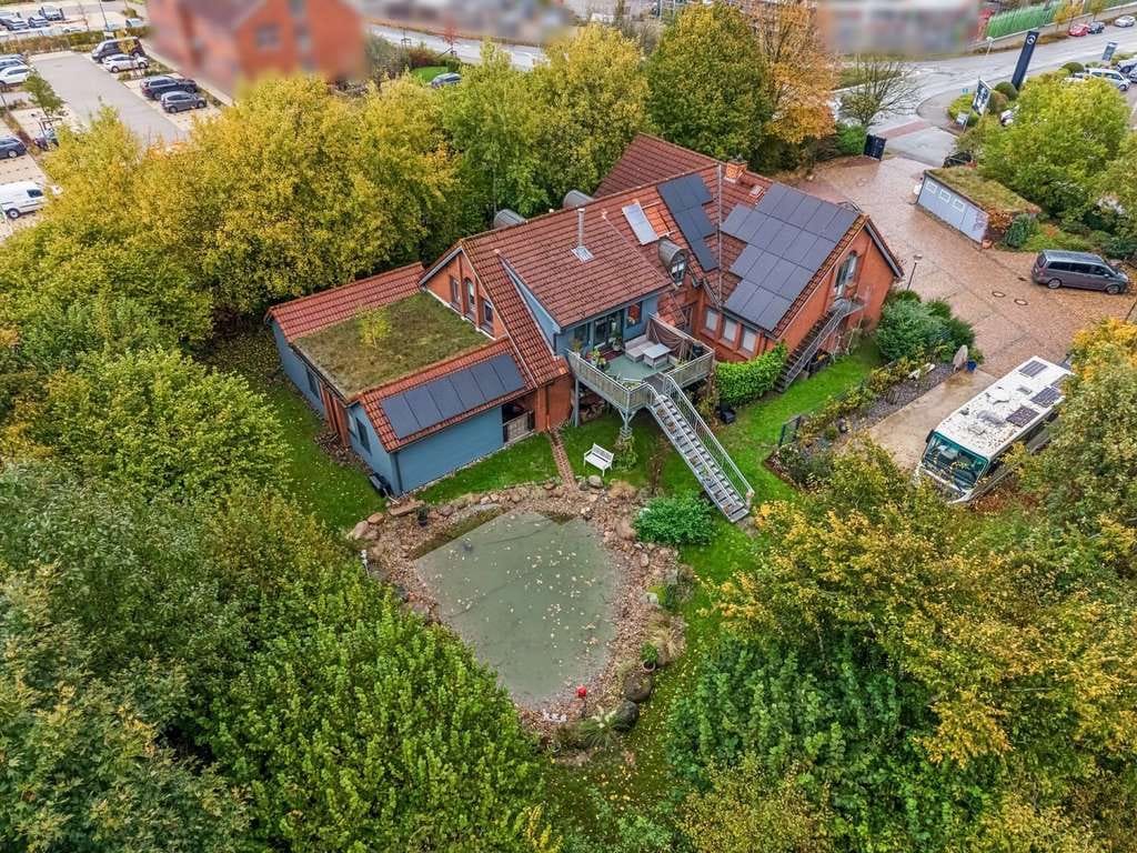 Immobilie in Bad Segeberg - Wohnen und Arbeiten unter einem Dach - Modernes Praxisgebäude mit  Wohneinheit in Bad Segeberg - Bild 0