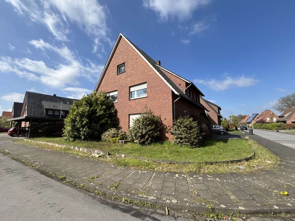 Immobilie in Harsewinkel - Tolles Zweifamilienhaus in guter Lage von Harsewinkel-Marienfeld - Bild 0