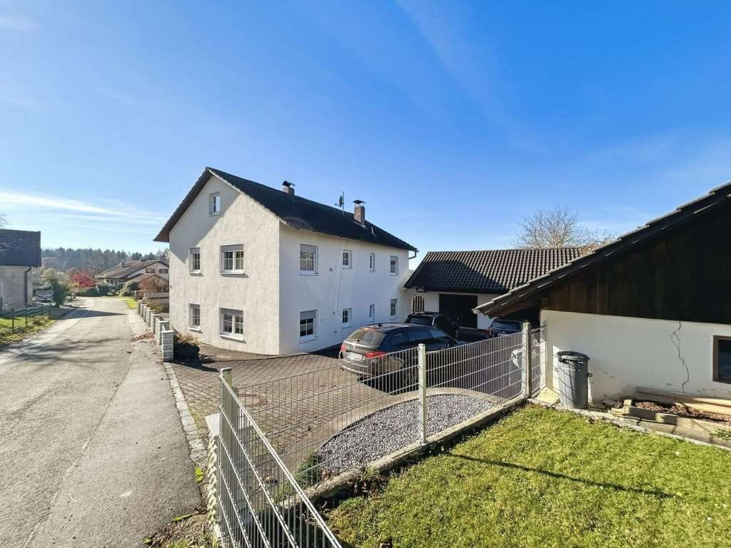Immobilie in Künzing - Ihr zukünftiges Zuhause in Künzing – EFH mit viel Platz, Natur und Entwicklungsmöglichkeiten - Bild 1