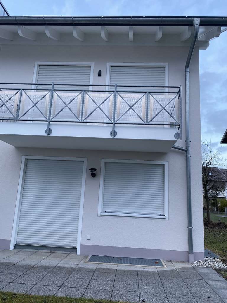 Immobilie in Pliening - Exklusives Doppelhaus mit gehobener Ausstattung, Klimaanlage & flexiblem Wohnkonzept - Bild 1