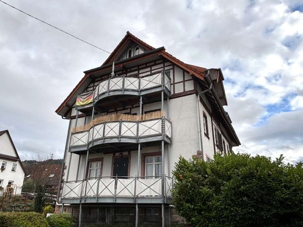Immobilie in Gernsbach - - Achtung Kapitalanleger  -
Charmante 2 Zimmer Altbauwohnung in Gernsbach! - Bild 0