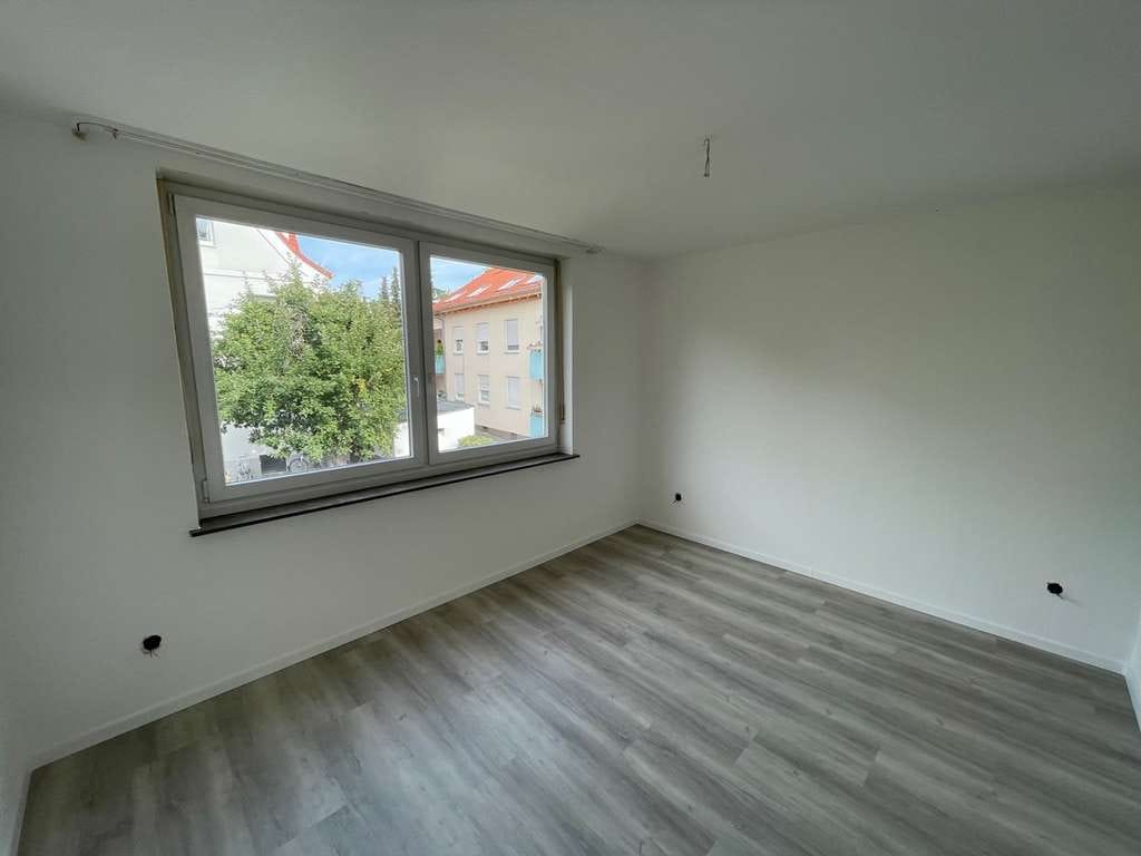 Immobilie in Bayreuth - Renovierte Zweizimmerwohnung in sehr guter Lage mit Balkon - Bild 2