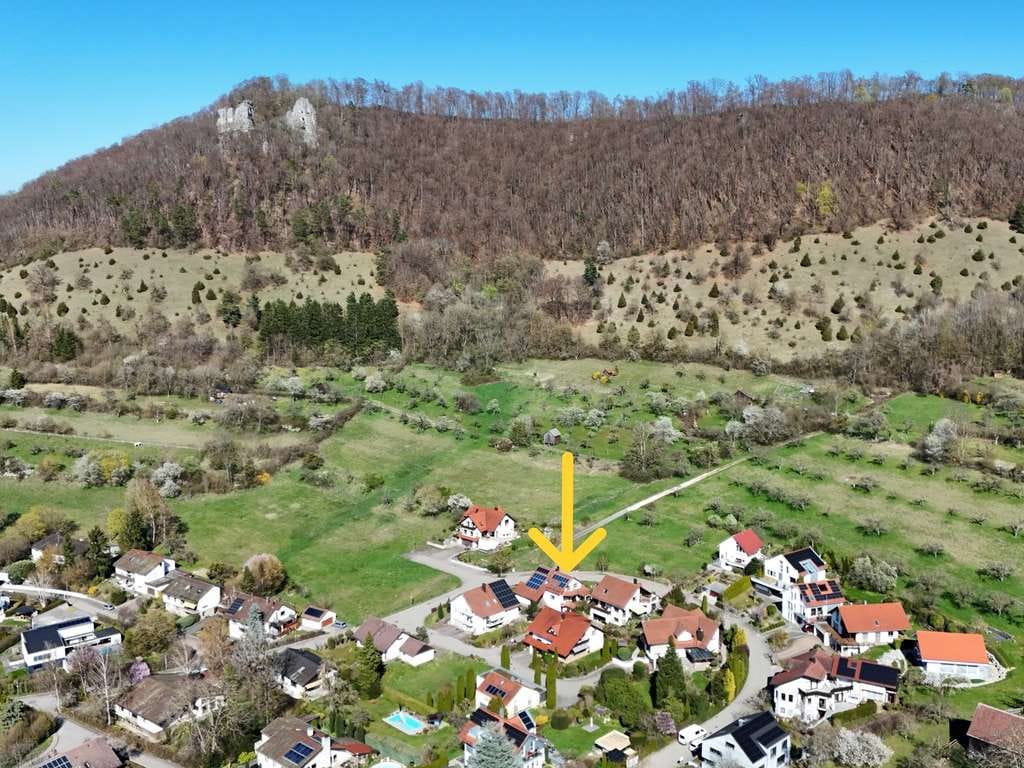 Immobilie in Bad Überkingen - Einfamilienhaus mit Einliegerwohnung, Talblick & Sonnenterrasse in ruhiger Lage, provisionsfrei - Bild 2