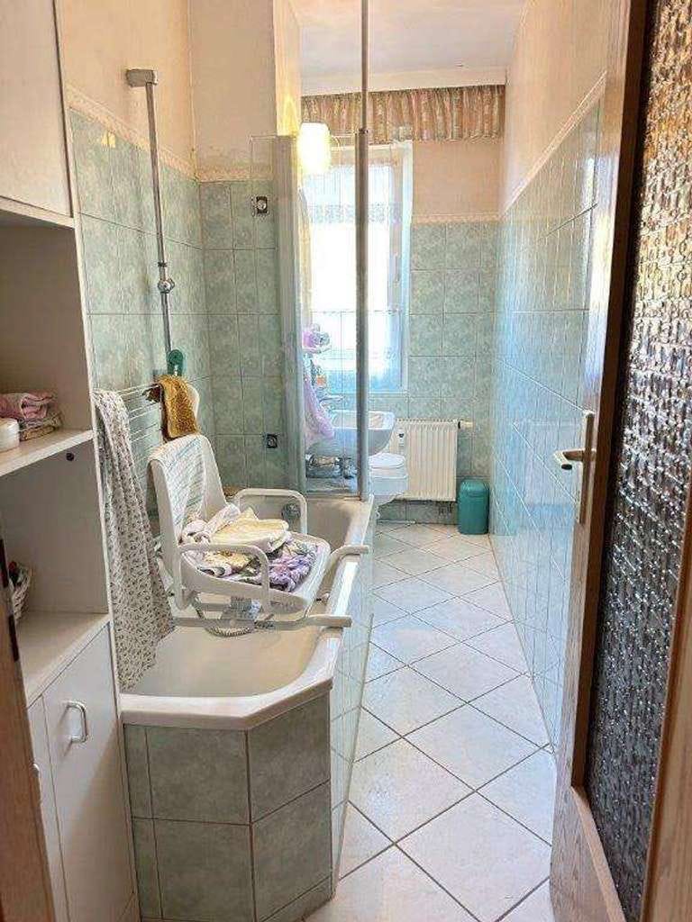 Immobilie in Kaulsdorf - Gepflegte 3 Zi.-Wohnung mit Balkon und Einbauküche - Bild 2