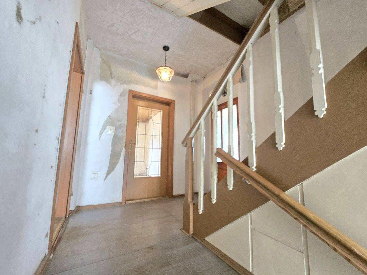 Immobilie in Staßfurt - Einfamilienhaus mit schönem Garten, sowie Garage - Bild 3