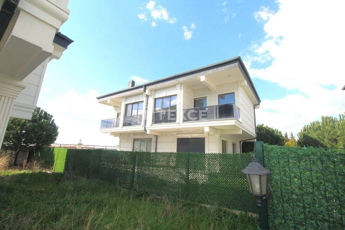 Immobilie in Wabern - Villen mit großzügigem Garten in Istanbul Silivri - Bild 1