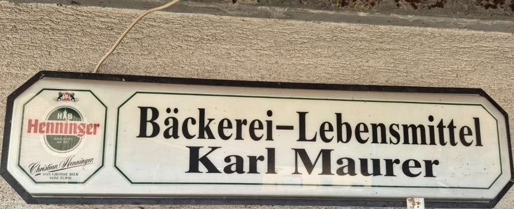 Immobilie in Bosenbach - Geräumiges Zweifamilienhaus mit Gewerbe, vielen Stellplätzen und idyllischem Garten in Friedelhausen - Bild 4