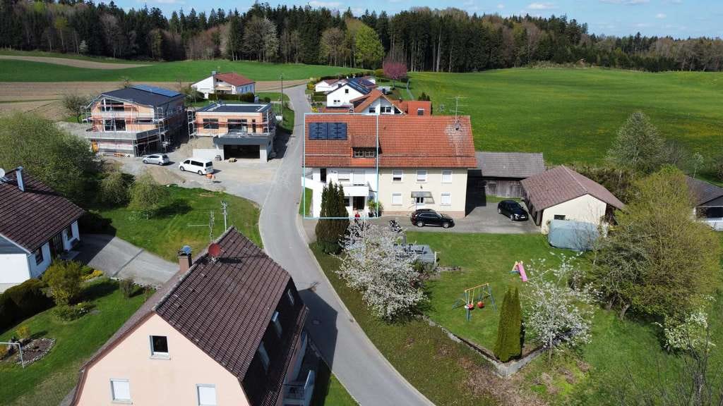 Immobilie in Waldburg - Großzügige Doppelhaushälfte in Waldburg-Egg mit Alpenblick & 2 Garagen - Bild 1