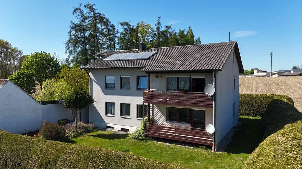 Immobilie in Geisenhausen - Viel Raum für Leben, Ideen & Zukunft – spannendes Haus am Ortsrand von Geisenhausen - Bild 1