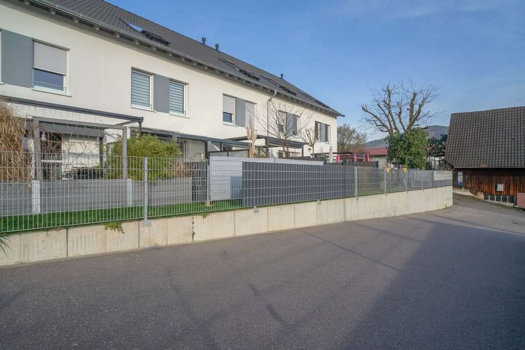 Immobilie in Sasbach - Modernes Reihenmittelhaus mit Garten, Terrasse, Garage und Sauna - Bild 2