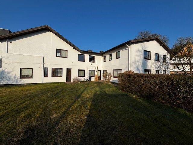 Immobilie in Lütjensee - im Erdgeschoss - mit Renovierungsbedarf - SP am Haus - Bild 1